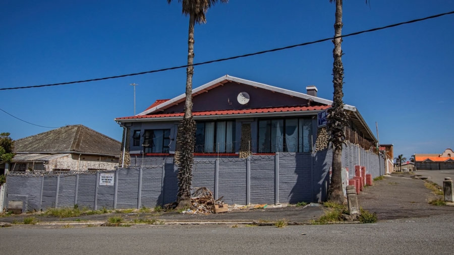 12 Bedroom Property for Sale in Quigney Eastern Cape
